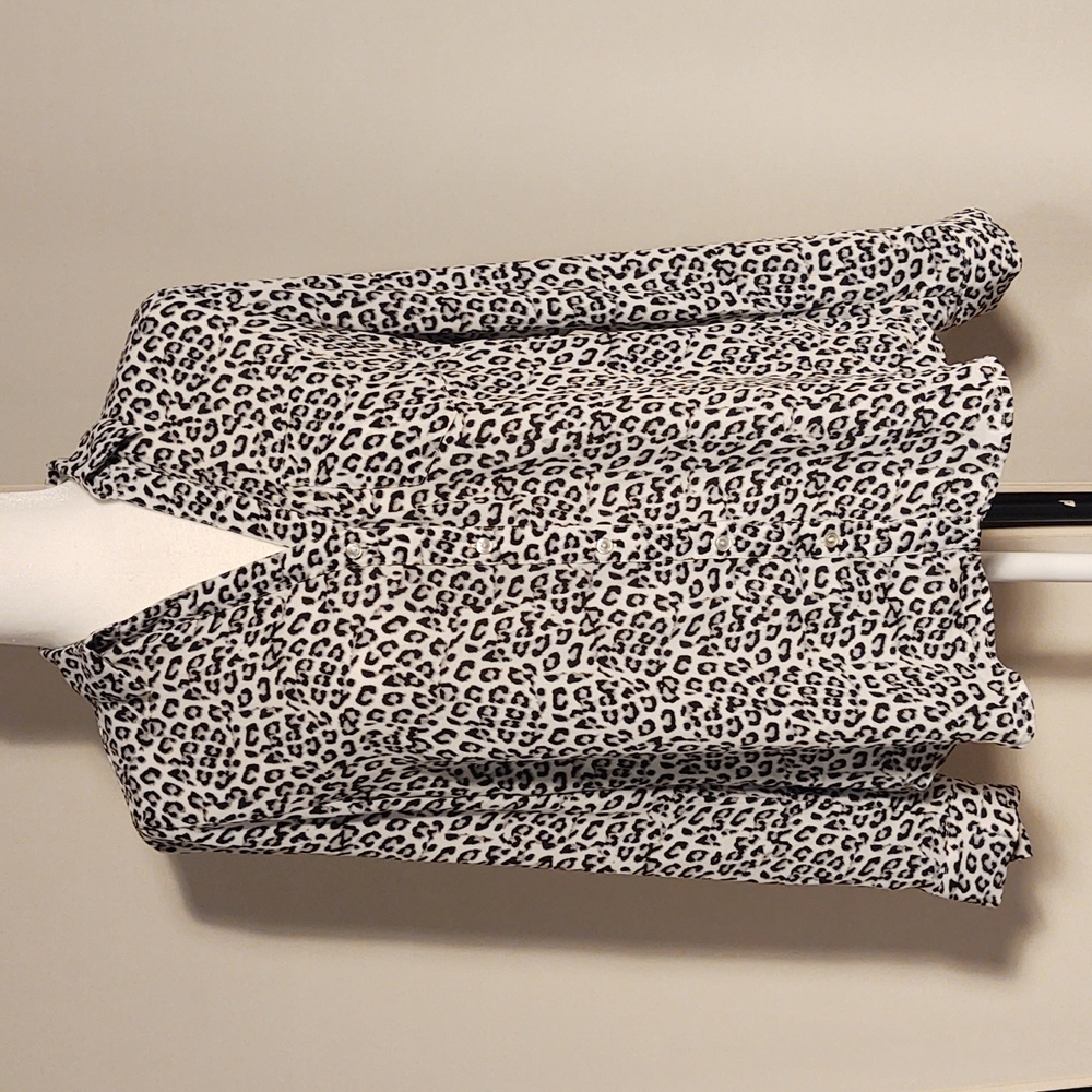 The Limited Animal Print / Leopard Blouse - Sz. M